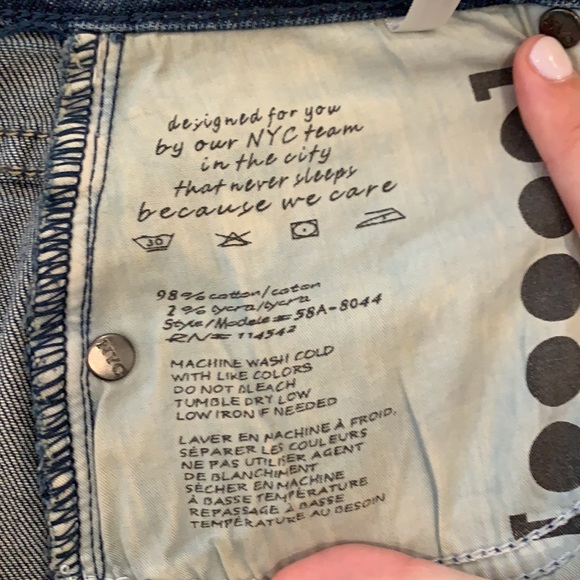 Blank NYC distressed denim cutoff shorts - Picture 4 of 4